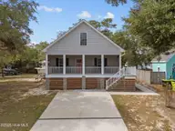 101 SW 28th Street, Oak Island, NC 28465 — 5-bedroom home in Pinners Point, Oak Island, NC, photo 6 of 56: 45-web-or-mls-DJI_20251008140325_0578_D