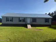 145 Lloyds Lane, Washington, NC 27889 — 3-bedroom manufactured home, Washington, NC, photo 13 of 13: IMG_0168 (1)
