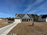 120 Cripple Crk Drive, Swansboro, NC 28584 — 4-bedroom home in Cripple Creek, Swansboro, NC, photo 2 of 47: IMG_1874