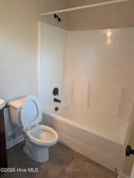 204 Shamrock Drive, Jacksonville, NC 28540 — 3-bedroom home in Shamrock Village, Jacksonville, NC, photo 17 of 23: PXL_20260113_131933212
