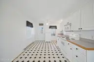241 Windwood Drive, Elizabeth City, NC 27909 — 3-bedroom waterfront home in Glen Cove, Elizabeth City, NC, photo 13 of 36: 09-241-Windwood-Dr