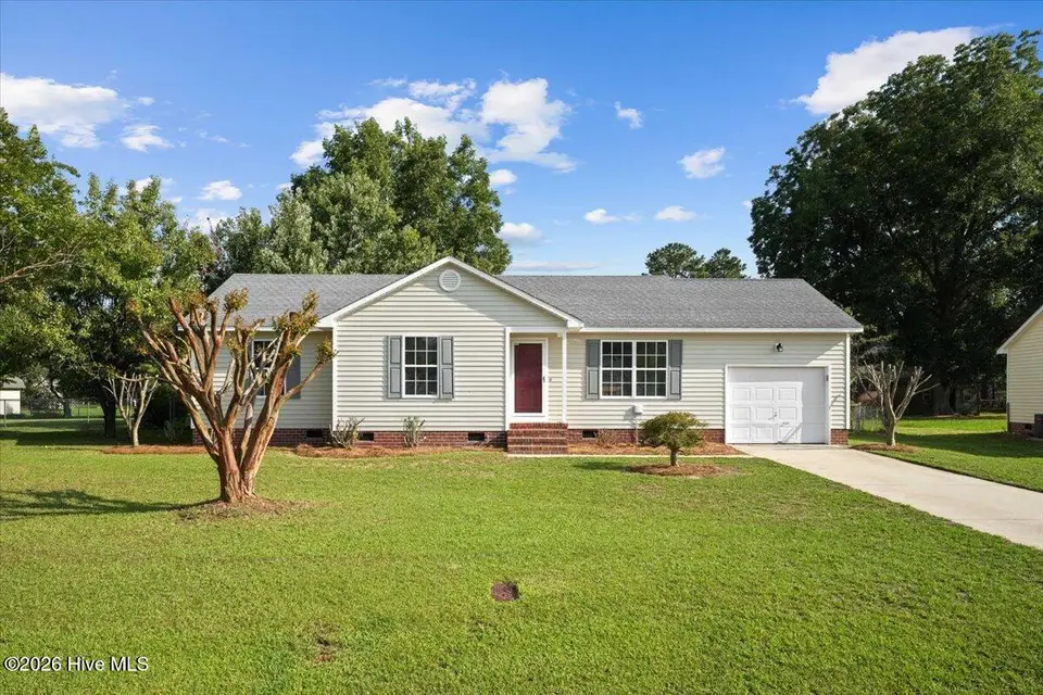 2595 Pine Knoll Drive, Kinston, NC 28504 — 3-bedroom home in Castle Oaks, Kinston, NC, photo 1 of 30: 01-2595 Pine Knoll Dr-1