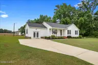 2448 Troy Court, Kinston, NC 28504 — 3-bedroom home in Castle Oaks, Kinston, NC, photo 4 of 38: 04-2448 Troy Ct-4