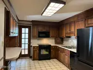 405 Seminole Trail, Jacksonville, NC 28540 — 3-bedroom home in Northwoods, Jacksonville, NC, photo 13 of 48