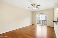 123 Covil Avenue 203, Wilmington, NC 28403 — 2-bedroom condo in Covil Garden Condominiums, Wilmington, NC, photo 5 of 37: 5_123_covil_ave_005