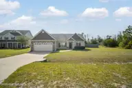 173 Inverness Drive, Hubert, NC 28539 — 3-bedroom home in Queens Creek, Hubert, NC, photo 2 of 44: 173 Iverness-3