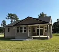 706 W Bridgers Street Ext, Burgaw, NC 28425 — 4-bedroom home, Burgaw, NC, photo 2 of 20