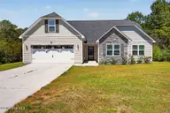106 Sonia Drive, Hubert, NC 28539 — 4-bedroom home in Eastport, Hubert, NC, photo 2 of 30: IMG_6822