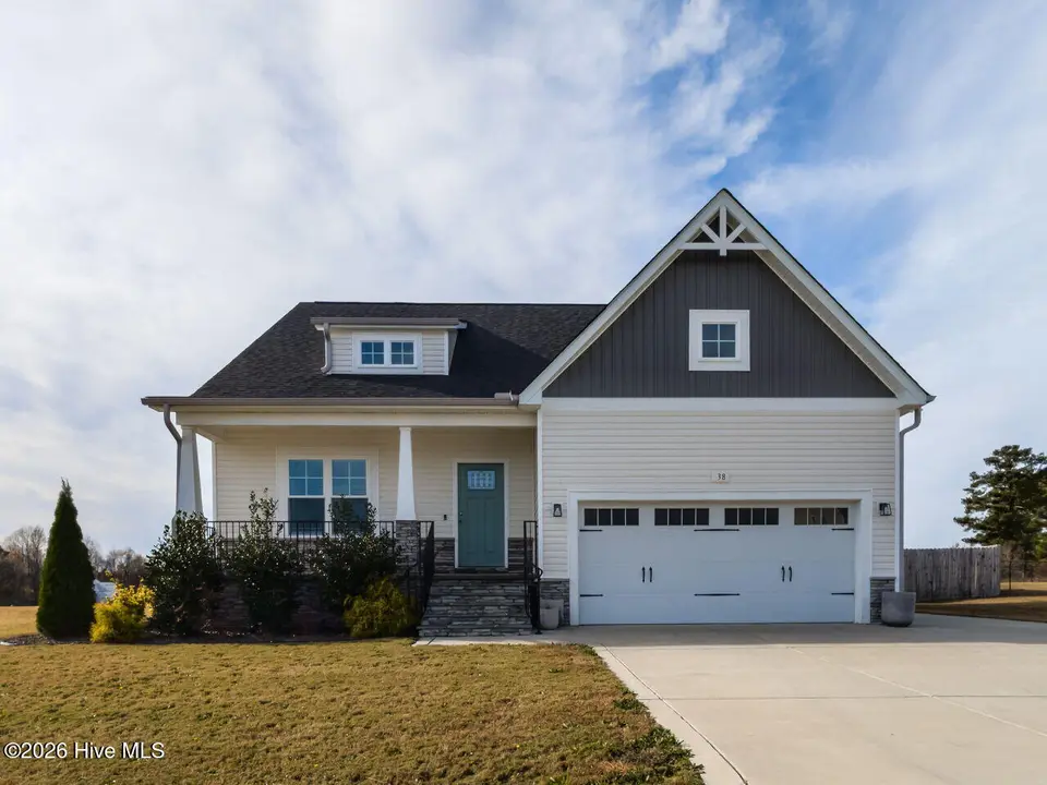 38 Muscadine Way, Smithfield, NC 27577 — 3-bedroom home in Heritage Ridge, Smithfield, NC, photo 1 of 30: 001-1280x960-38-muscadine-way