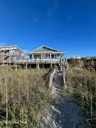 801 Ocean Drive, Emerald Isle, NC 28594 — 4-bedroom waterfront home, Emerald Isle, NC, photo 4 of 32: 4 801 Ocean Drive ocean walkway