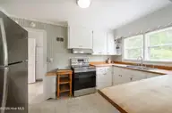 4602 Mockingbird Lane, Wilmington, NC 28409 — 3-bedroom home in Long Leaf Hills, Wilmington, NC, photo 14 of 34: Kitchen
