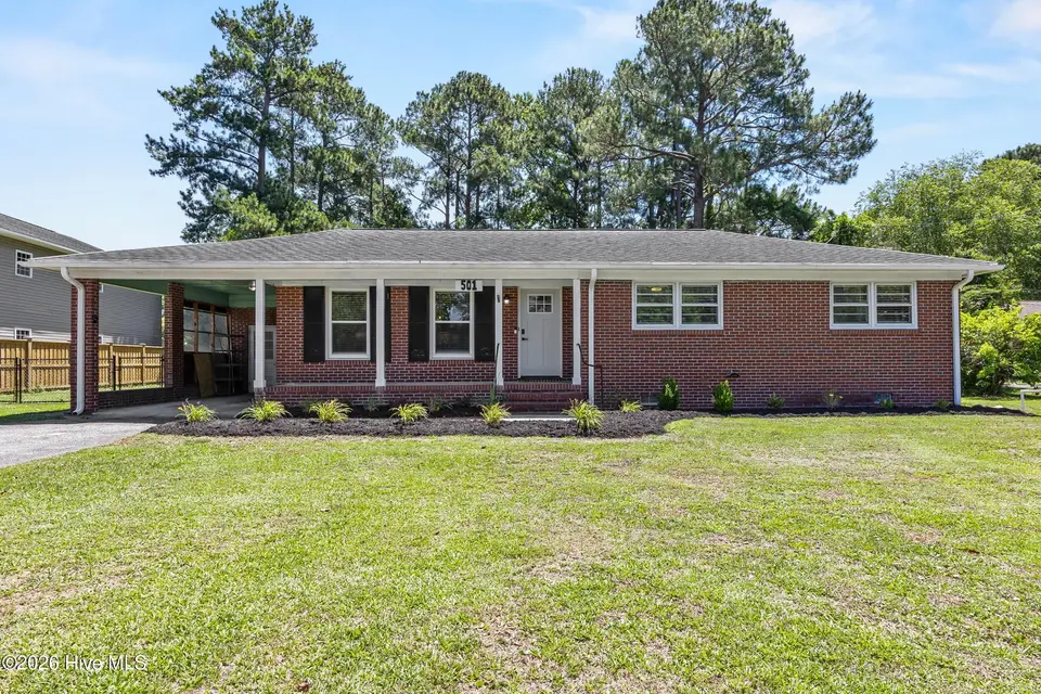 501 Robert E Lee Drive, Wilmington, NC 28412 — 3-bedroom home in Pine Valley Estates, Wilmington, NC, photo 1 of 57
