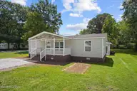 208 E Boundary Street, La Grange, NC 28551 — 3-bedroom home, La Grange, NC, photo 3 of 31: 03-208 E Boundary St-3