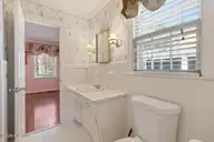 615 W Main Street, Mount Olive, NC 28365 — 6-bedroom home, Mount Olive, NC, photo 12 of 39: 17-615 W Main St-17