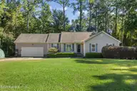 102 Lunington Mill Circle, Burgaw, NC 28425 — 3-bedroom home in Morgan Cove Plantation, Burgaw, NC, photo 1 of 30: Front Exterior