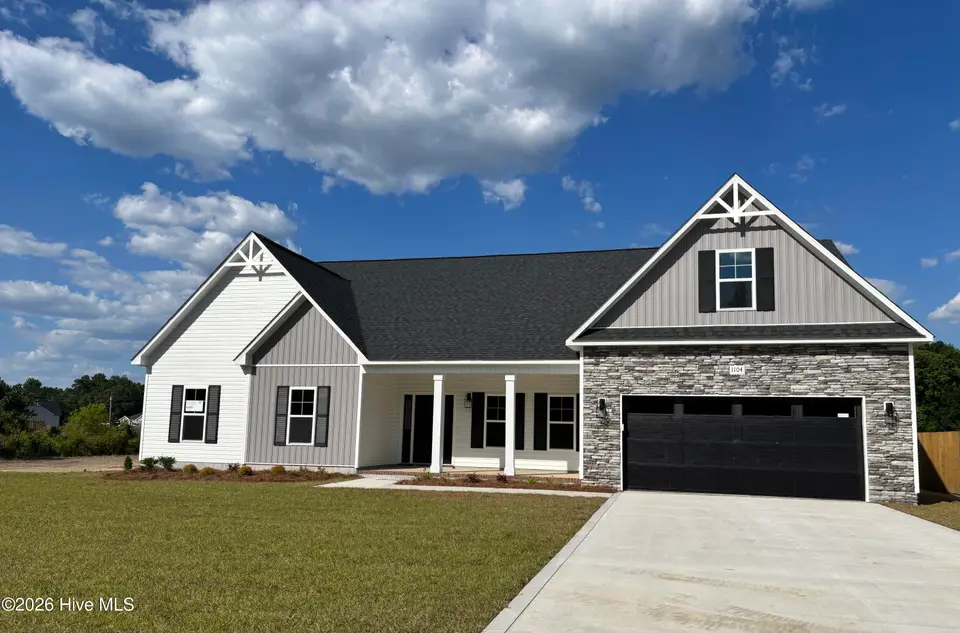 1104 Lunenburg Place, Jacksonville, NC 28540 — 5-bedroom home in Wedgewood, Jacksonville, NC, photo 1 of 31