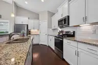421 Island End Court, Wilmington, NC 28412 — 4-bedroom home in Willow Glen, Wilmington, NC, photo 11 of 45