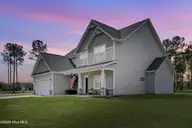 402 Reynolds Court, Sneads Ferry, NC 28460 — 5-bedroom home in Permeta Branch, Sneads Ferry, NC, photo 5 of 46