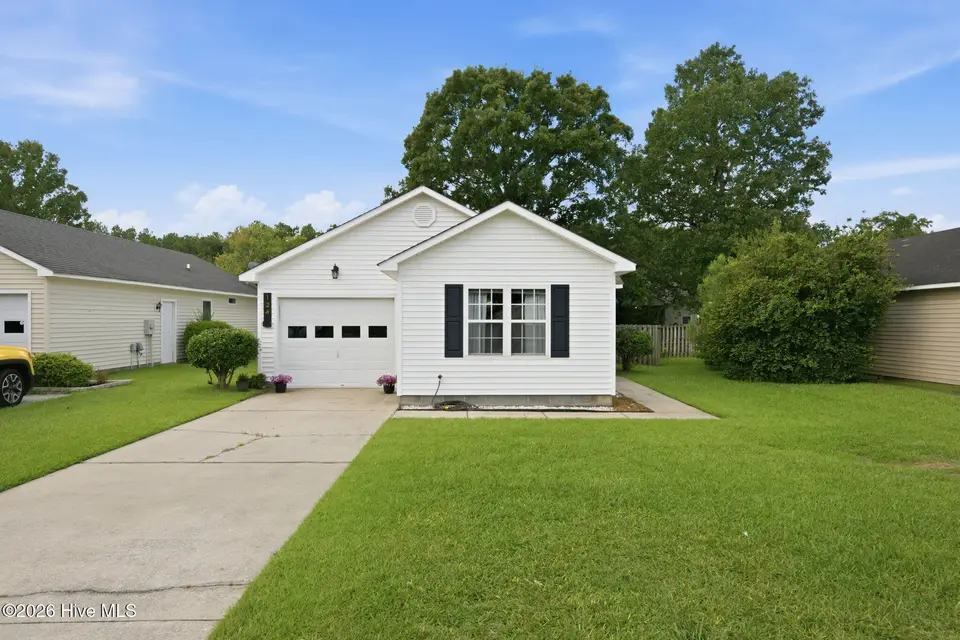 124 Buckskin Drive, New Bern, NC 28562 — 3-bedroom home in Surrey Downs, New Bern, NC, photo 1 of 25: 1-web-or-mls-DSC_1299