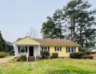 1605 Edgewood Drive, Elizabeth City, NC 27909 — 4-bedroom home in Edgewood, Elizabeth City, NC, photo 1 of 32: Main View