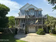 4204 Emerald Drive, Emerald Isle, NC 28594 — 5-bedroom waterfront home in Windfall South, Emerald Isle, NC, photo 3 of 65: 4204 Emerald Drive