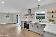 106 Green Meadows Drive, Wilmington, NC 28405 — 3-bedroom home in Green Meadows, Wilmington, NC, photo 4 of 22: 106 Green Meadow Dr-14