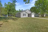 411 Hunting Green Drive, Jacksonville, NC 28546 — 3-bedroom home in Deerfield, Jacksonville, NC, photo 2 of 29: hunting-2
