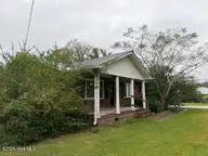 599 Haws Run Road, Jacksonville, NC 28540 — 3-bedroom home, Jacksonville, NC, photo 5 of 46