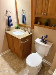410 S Holly Lane, Swansboro, NC 28584 — 3-bedroom home in Swansboro Heights, Swansboro, NC, photo 16 of 25