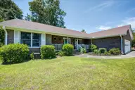 217 Pinewood Drive, New Bern, NC 28562 — 3-bedroom home in River Bend, New Bern, NC, photo 11 of 53: 22-217_pinewood-54