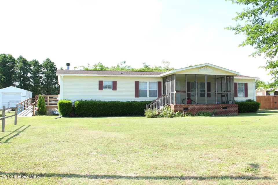 217 Francktown Road, Richlands, NC 28574 — 3-bedroom manufactured home in Guy Harliss King Lots, Richlands, NC, photo 1 of 60: IMG_5942