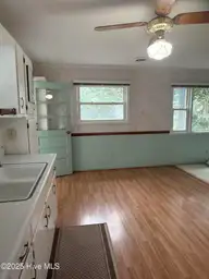 424 Trott Street, Oak Island, NC 28465 — 3-bedroom home in Yaupon Beach, Oak Island, NC, photo 14 of 52: IMG_2448