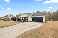 142 Parnell Road, Hubert, NC 28539 — 3-bedroom home in Foxtrace, Hubert, NC, photo 2 of 26
