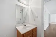 1402 Lockwood Road, Kinston, NC 28501 — 3-bedroom home in Brentwood, Kinston, NC, photo 17 of 37: Hall Bath