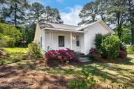 629 Western Avenue, Nashville, NC 27856 — 2-bedroom home, Nashville, NC, photo 2 of 21: 001-629WesternAvenue-Vacant-Nashville-NC