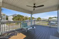 625 S Fourth Avenue, Kure Beach, NC 28449 — 3-bedroom home, Kure Beach, NC, photo 13 of 72: 15_625_S_4th_Ave_-_photos_051