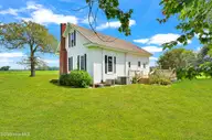 4128 Moye Turnage Road, Farmville, NC 27828 — 3-bedroom home, Farmville, NC, photo 6 of 62: 4128 Moye Turnage Rd-6 - Copy