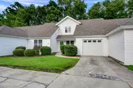 3308 Belmont Circle, Wilmington, NC 28405 — 3-bedroom townhome in Williamsburg Place, Wilmington, NC, photo 3 of 29