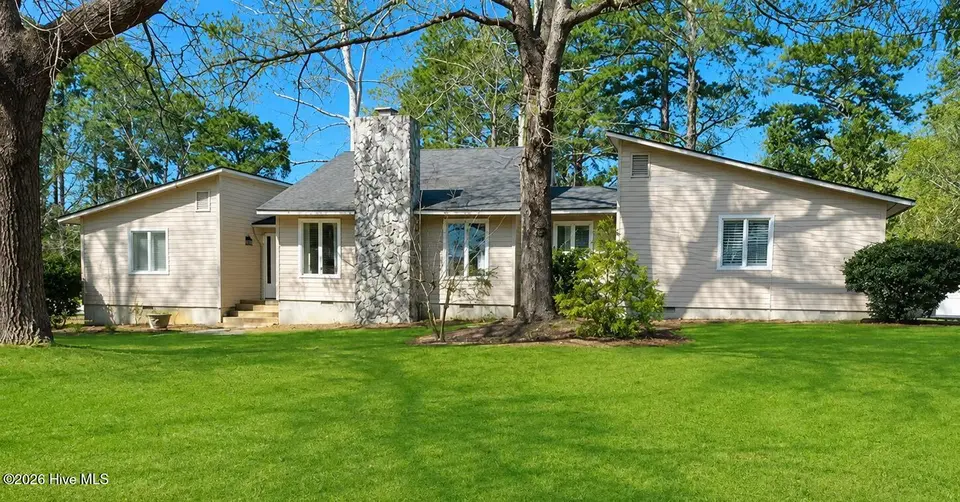 2422 Tram Road, New Bern, NC 28562 — 3-bedroom home in Olde Towne, New Bern, NC, photo 1 of 24: Front