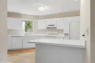 115 N Harbor Drive, Beaufort, NC 28516 — 3-bedroom home in North Harbor, Beaufort, NC, photo 12 of 33: Kitchen