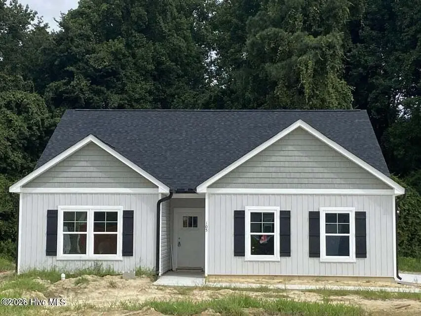 105 Chester Place, Pikeville, NC 27863 — 3-bedroom home in Northwyck, Pikeville, NC, photo 1 of 2