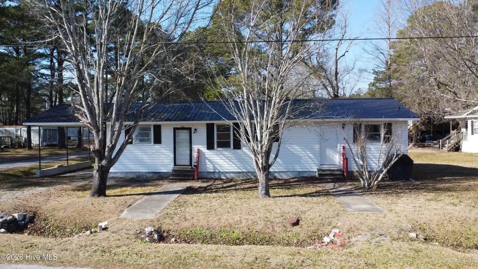 719 Washington Street, Belhaven, NC 27810 — 3-bedroom home, Belhaven, NC, photo 1 of 15: 719 Washington St