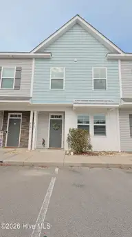 417 Sunfish Lane, Sneads Ferry, NC 28460 — 3-bedroom townhome in Beachside Commons, Sneads Ferry, NC, photo 2 of 41: IMG_4576