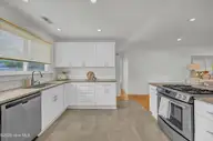 1933 Jackson Street, Wilmington, NC 28401 — 2-bedroom home in Sunset Park, Wilmington, NC, photo 10 of 27: 010_img_3783_47