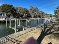 137 Beechwood Drive, Pine Knoll Shores, NC 28512 — 4-bedroom waterfront home in Pine Knoll Association, Pine Knoll Shores, NC, photo 5 of 10: 137 Beechwood