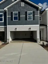 27 Joyner Park Drive, Rocky Mount, NC 27803 — 3-bedroom townhome in Joyner Park, Rocky Mount, NC, photo 2 of 27: IMG_5268