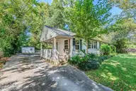 519 Oak Lane, Jacksonville, NC 28540 — 3-bedroom home in Northwoods, Jacksonville, NC, photo 5 of 77: 20260924232215875478000000-o.jpg