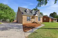 3701 Cornwallis Road, Kinston, NC 28504 — 3-bedroom home in Colonial Pines, Kinston, NC, photo 4 of 38: 3701 Cornwallis Rd-3