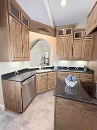 109 Sun Burst Circle, Cedar Point, NC 28584 — 3-bedroom home in Crystal Shores, Cedar Point, NC, photo 14 of 63: 109 Sunburst Circle