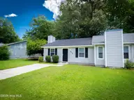 414 Cedar Creek Drive, Jacksonville, NC 28540 — 2-bedroom townhome in Cedar Creek, Jacksonville, NC, photo 3 of 19